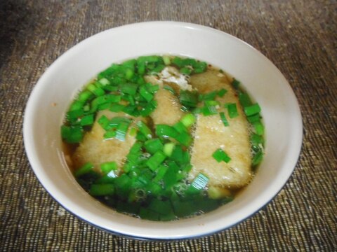 ニラと油揚げの七味風味スープ